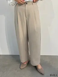 ワイドテーパードアンクルパンツ￥2990（１月中旬発売予定）