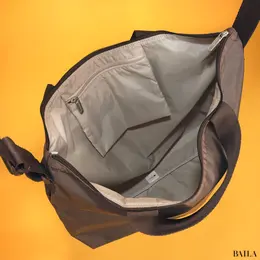 レスポートサック（LeSportsac）　デラックス ジップトップ トート　構造　ファスナー付きポケット