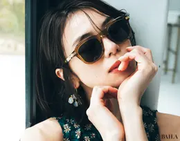 佐藤晴美　サングラス￥111100／ケリング アイウエア ジャパン カスタマーサービス（カルティエ）　