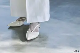 靴￥66000／ピモンテ（ネブローニ）　靴下￥1540／タビオ（靴下屋）