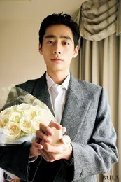 プロポーズする濱尾ノリタカさん