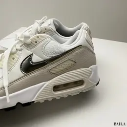 ナイキ　NIKE AIR MAX 90　デザイン寄り画像