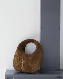 【SAINT LAURENT（サンローラン）】人気の“イカール”に新型が仲間入り。世界先行発売のカラーも！