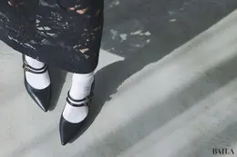 靴￥40700／ピモンテ（ファビオ ルスコーニ）　靴下￥2750（ブルーフォレ）