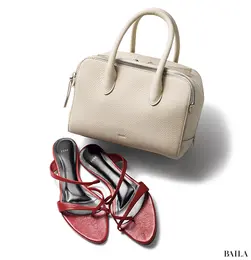 白バッグ　サンダル