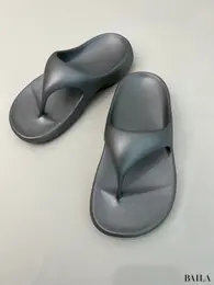 コンフィートングサンダル　シルバー　ジーユー