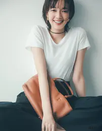 コンパクトTシャツ　オーラリー佐藤栞里