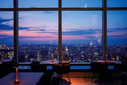 夜景を楽しみながら至高の料理を「KEI Collection PARIS」