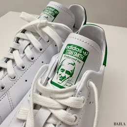 アディダス オリジナルス　STAN SMITH DECON　デザイン寄り画像