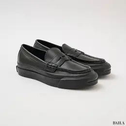 コンバースのスニーカー　ローファー　歩きやすい