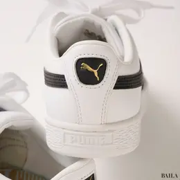 プーマのスニーカー　バスケットクラシック　ホワイトスニーカー