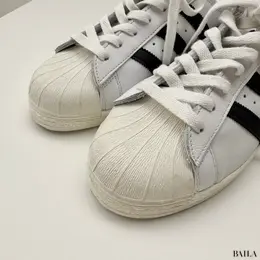 アディダス オリジナルス　SUPERSTAR 82　デザイン寄り画像