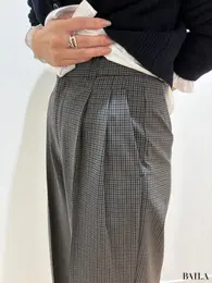 GU「タックワイドチェックパンツ」