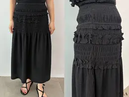 甘さを抑えた大人シルエット「シャーリングスカート」￥4990