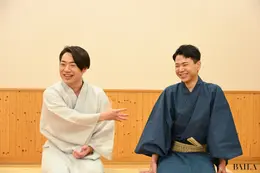 中村鷹之資と尾上左近、歌舞伎『刀剣乱舞』のインタビュー　話している様子