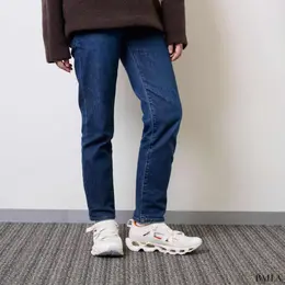 アシックスのスニーカーを試着　ウェーブプロフェシーストラップ