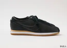 ナイキのスニーカー　コルテッツレザー　歩きやすいスニーカー