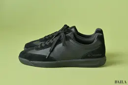 コロンビア　防水スニーカー　サイドから見た様子