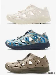 リアクティブ スニーカーのカラバリ