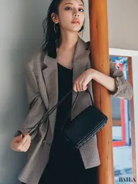 貴島明日香さんが持つ「Bottega Veneta（ボッテガ・ヴェネタ）」のバッグ「ノットゥルノ」