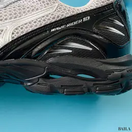 ミズノ　ウェーブライダー10　歩きやすいスニーカー