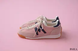 きれいめ派の30代におすすめのスニーカー「カルフ」のMESTARI　横画像