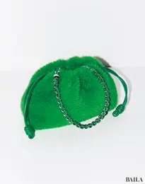 【ロエベ】最高潮の華やぎをくれる、ふわふわ×鮮やか色