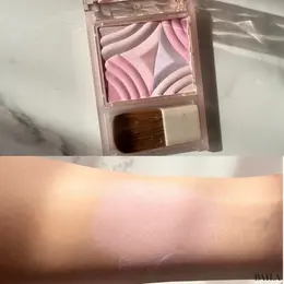 ブルべ夏　パーソナルカラー　プチプラコスメ チーク セザンヌ ブレンドカラーチーク 02