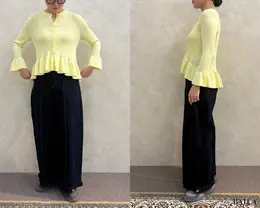 リブフリルカーディガン(7分袖)￥2990・バルーンパンツ￥3990／GU×rokh（GU）