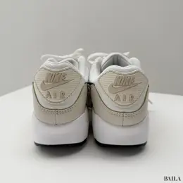 ナイキ　NIKE AIR MAX 90　バックデザイン