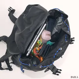 アー・ペー・セー　リュック　収納力　通勤グッズをバッグに入れた様子