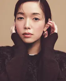 【BROWN×BROWNを着る日】気分まで高める血色チークで大人ブラウンをくすませない