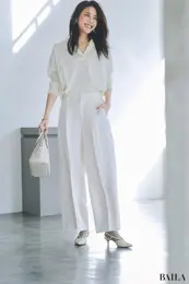 トレンドのさりげなラメは、靴色の延長線上で楽しむ