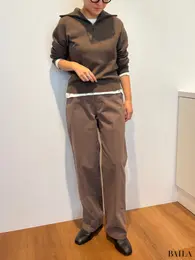 「ダブルフェイスハーフジップセーター」「スーピマコットンT/長袖」「コットンチノパンツ」Mサイズ　162cm 正面