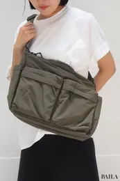 「マルチポケットショルダーバッグ」（￥2990）