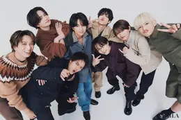 BAILA7月号　Aぇ! group特集内　5人でしゃがんで勢揃い