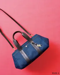 【MICHAEL KORS（マイケル・コース）】あのアイコンバッグに新素材！ こなれたデニムM IX が新鮮