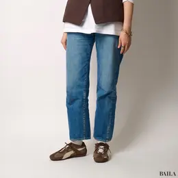 プーマのブラウンスニーカーを試着　スピードキャット