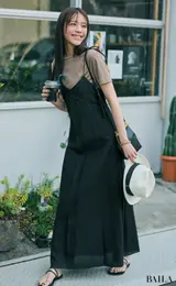 ベージュTシャツ　マッキントッシュ　キャミワンピ　貴島明日香