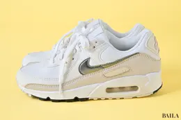 ナイキ　NIKE AIR MAX 90　サイドから見た様子