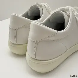 アキレス・ソルボ　ミニマル レザースニーカー　バックスタイル