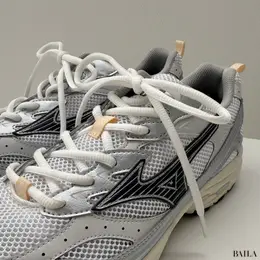 ミズノ　MXR　デザイン寄り画像