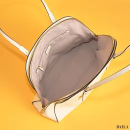 ケイト・スペード ニューヨーク　メイズ キャリーオール バッグ　メインスペース