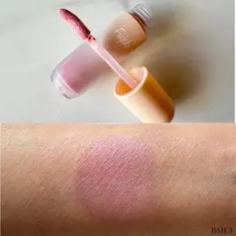 ブルべ冬　パーソナルカラー コスメ  チーク Fujiko「メロメロチーク 02」