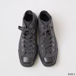 コンバースのスニーカー　スニーカー　オールスタースクエアトウ