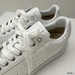 +diana（プラス ダイアナ）　グリッタースニーカー　デザイン寄り画像