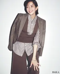 自由な柄や素材のかけ合わせで、渋めブラウンをキャッチーに更新！