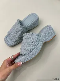 シャーリングプラットフォームミュール　水色　サイド　ジーユー