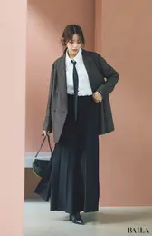 デニムのようなユニークな風合いでシックな配色でも表情豊かに