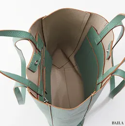 ジャンニ キアリーニのトートバッグ　中